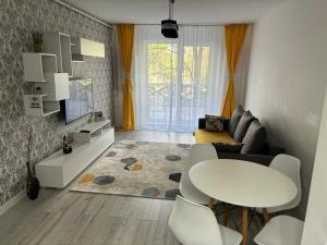White DeLuxe Apartment