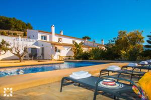 Villa Casa Cansala by Abahana Villas