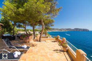 Villa Changrila by Abahana Villas