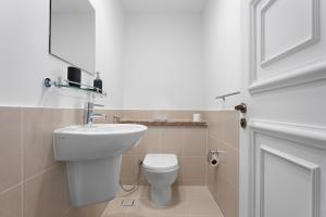 Stonetree - Golden Mile 4 - Beach Access