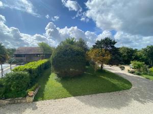 B&B / Chambres d'hotes Domaine de la Perthuiserie : Chambre Double - Vue sur Jardin