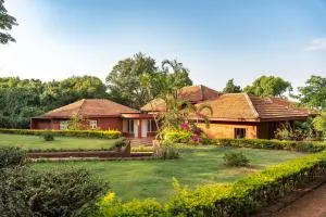 SaffronStays Garnet House - Rāireshwar
