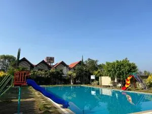 7 Heaven Villas & Resorts - Attigundi