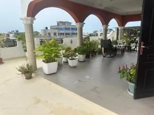 AHOUEDJI Guest House - Palais Urbain avec Balcon & Vue Mer - Godomè