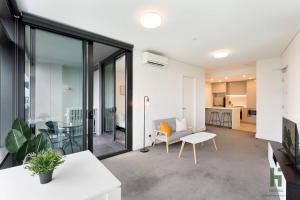 Cozy 1 bedroom at Olympic Park with one carspace