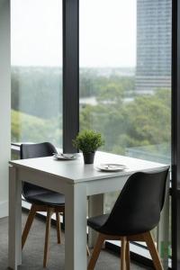 Cozy 1 bedroom at Olympic Park with one carspace