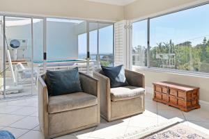 Elegant Camps Bay Villa with Pool 150m to Beach