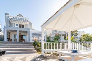 Easy canal living on Thesen Islands