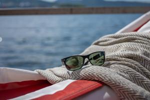 New! Sea front apt. with terrace above the sea!