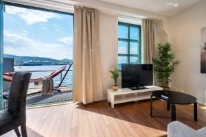 New! Sea front apt. with terrace above the sea!