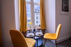 Spacious Studio Apartment on Oxford Street 9GC