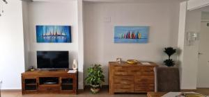 2 bedroom apartment - Sleeps 4 - Pool - Garden