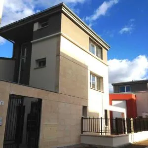 House Versailles & Olympic Centers - 基扬古尔