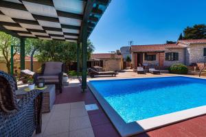 Stone villa Tea with pool