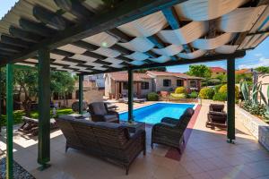 Stone villa Tea with pool