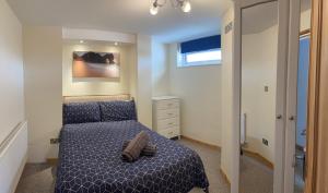 Stylish Saundersfoot 2-Bed Seaview Apartment, Balcony & Parking