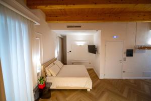 La Divina - free parking -