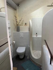 Maisons de vacances 18 Nostra - une maison de charme dans le centre historique : Maison 3 Chambres