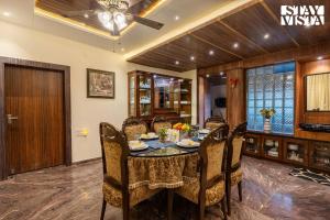 StayVistas Grace & Light - Hill-view villa with Outdoor pool, Terrace & Games room