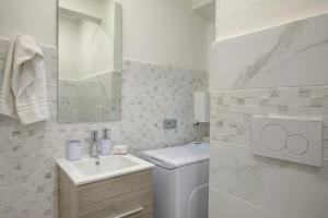 Patty New Apartment in Laveno Center - Happy Rentals