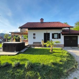 Počitniška hiška pri Lipi 