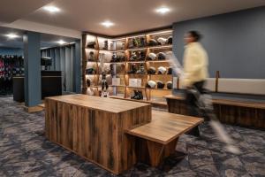 Falcon Lodge by Alpine Resorts