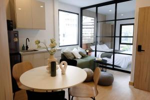 3 Bed 3 Bath Luxury 1 min walk to BTS Asok