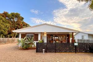 Vila Paus Dua - Beachfront Hervey Bay