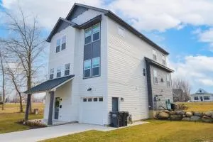 Sail Away South Beach- pool-bike trails-close to beach - Covert