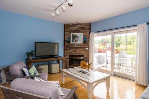 Water Street Retreat - In the heart of Downtown Saugatuck with views of the river!