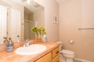 Water Street Retreat - In the heart of Downtown Saugatuck with views of the river!