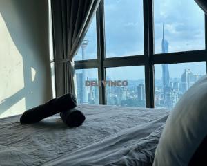 The Luxe - Balcony at 42 floor - KLCC View - 3 pax
