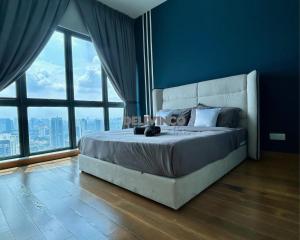 The Luxe - Balcony at 42 floor - KLCC View - 3 pax