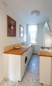 Roomsy Broniewskiego