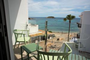 Double Room - Sea Side room in Hostal Mar y Huerta