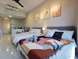 E 2-4pax Studio Near SunwayPyramid 100Mbps Wifi