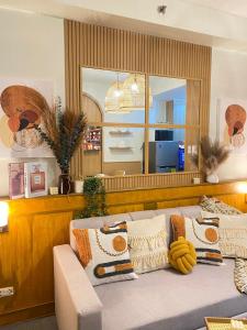 Aesthetic walking distance to MOA,near NAIA AIRPORT with NETFLIX,MINIVIDEOKE,BOARDGAMES-DUXE3