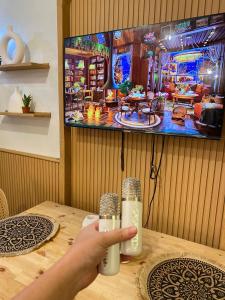 Cozy Vibes near MOA & NAIA AIRPORT with NETFLIX,MINIVIDEOKE,BOARDGAMES-DUXE3