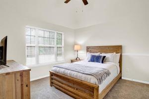 Westside Contemporary 3Bd 2B near Toyota Stadium
