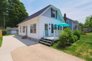 Beach Bungalow - great outdoor space - Covert