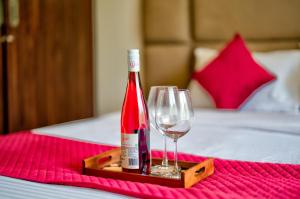 Luxury 2BHK Apartment By Bluewave Hospitality