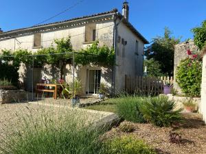 Maisons de vacances La Maison des Coteaux : photos des chambres
