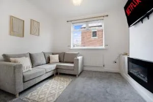 NEW! 3-Bedroom Homey Vibes in Stratton, Sleeps 6 - Byers Green