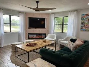 Chic Traquil Cabin - Harper