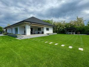 LaHuzur - Casa de Vacanta - Therme Balotesti & Aeroport Otopeni