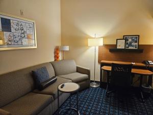 King Suite - Non Smoking room in Comfort Inn & Suites Ankeny - Des Moines