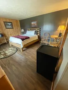 Spillover Motel and Inn - Three Streams