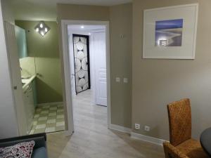 Appart 4 pers av balcon-parking gratuit-piscine int chauffée court tennis-ménage compris