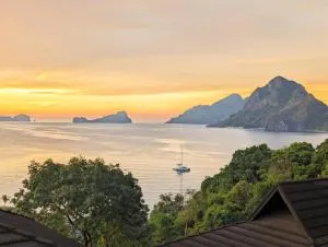 Perch El Nido's Seaview Villas overlooking Marimegmeg - Pangauanen