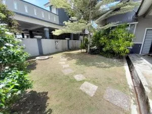 Homestay Cempaka Cottage Kuantan - Kampung Sungai Dua